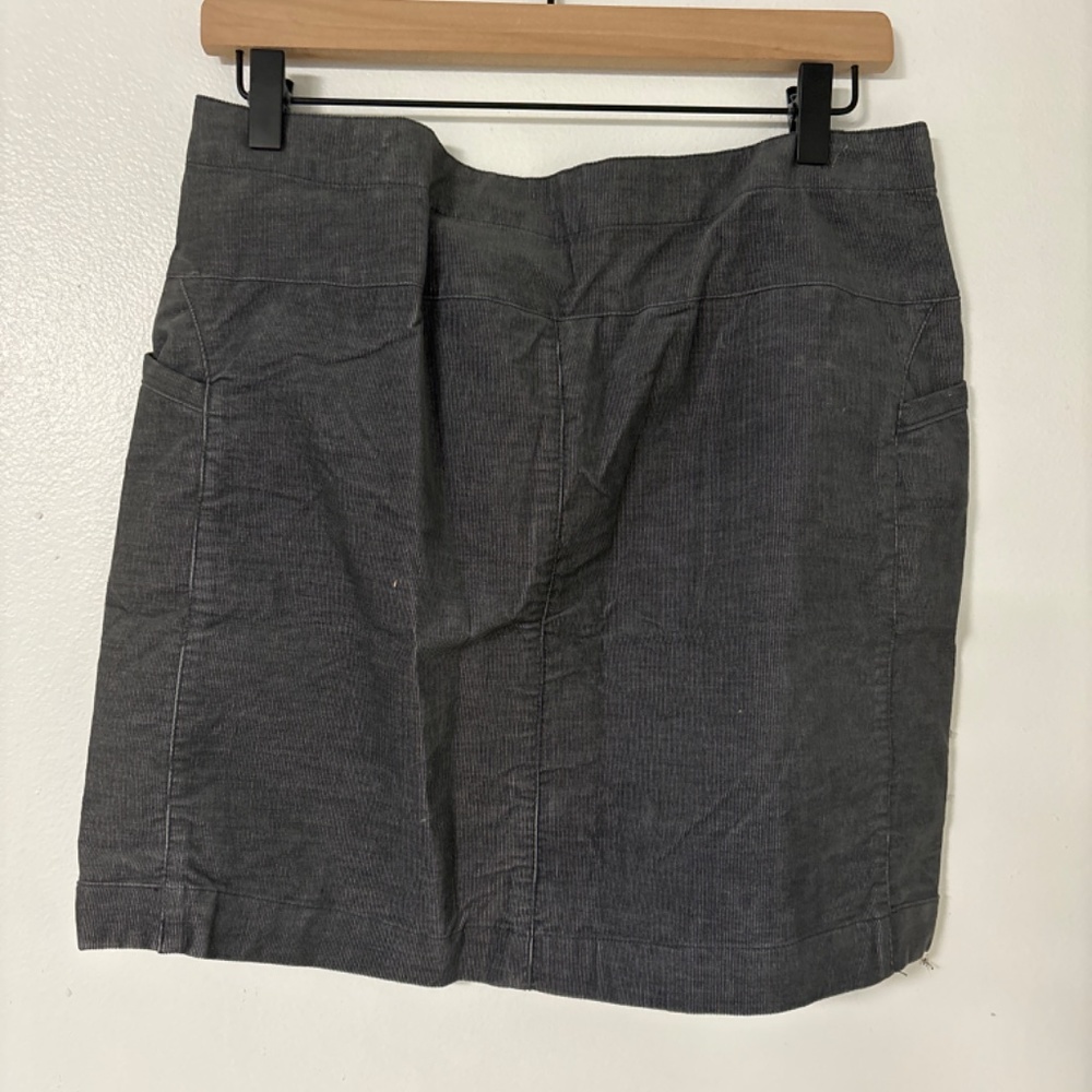 Women’s courtroom skirt - Picture 5 of 5